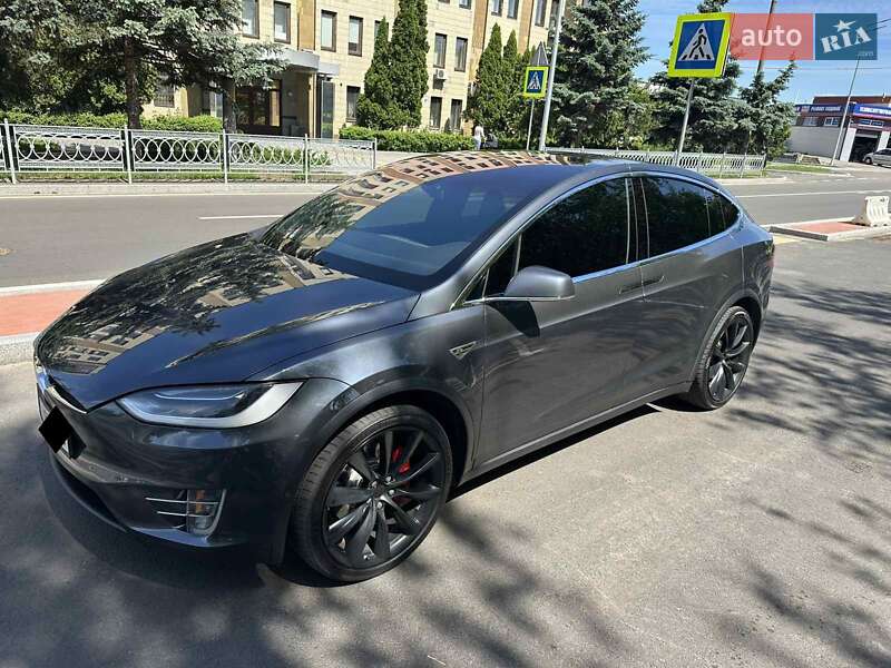 Позашляховик / Кросовер Tesla Model X 2016 в Києві