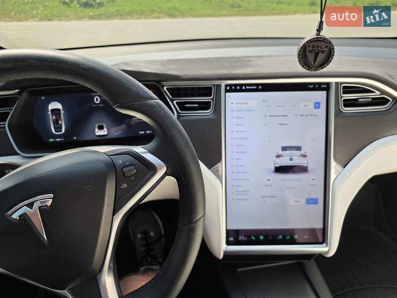 Внедорожник / Кроссовер Tesla Model X 2016 в Киеве фото 2 Внедорожник / Кроссовер Tesla Model X 2016 в Киеве