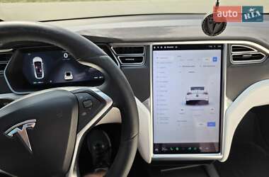 Позашляховик / Кросовер Tesla Model X 2016 в 