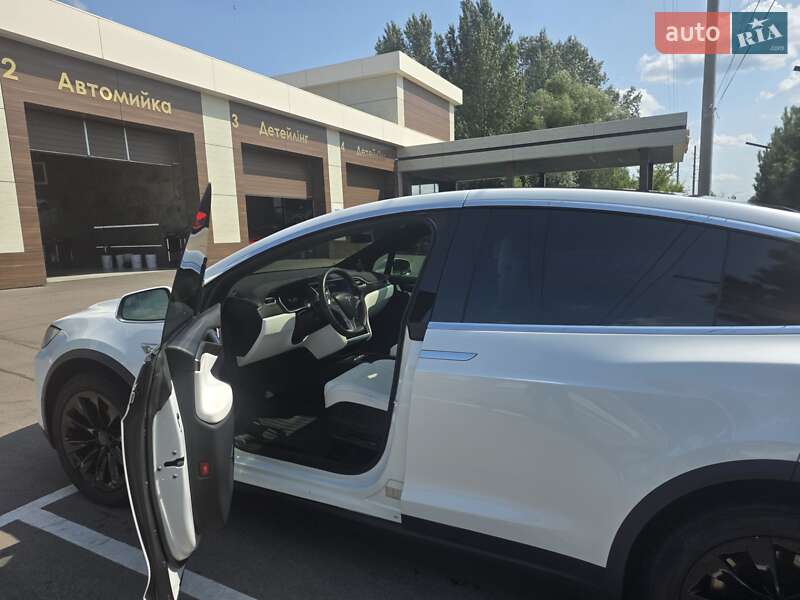 Внедорожник / Кроссовер Tesla Model X 2016 в Киеве фото 10 Внедорожник / Кроссовер Tesla Model X 2016 в Киеве