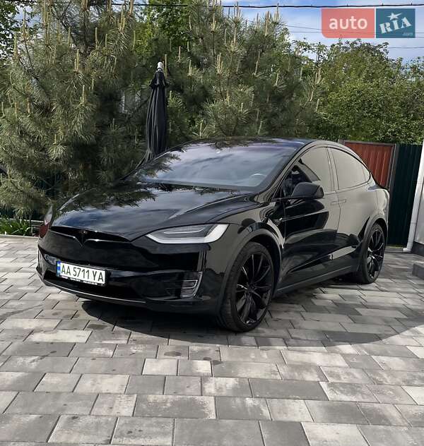 Позашляховик / Кросовер Tesla Model X 2020 в 