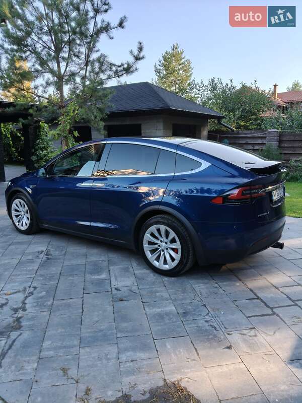 Позашляховик / Кросовер Tesla Model X 2016 в Броварах