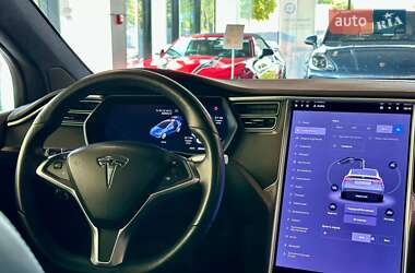 Позашляховик / Кросовер Tesla Model X 2018 в 