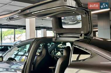 Позашляховик / Кросовер Tesla Model X 2018 в 