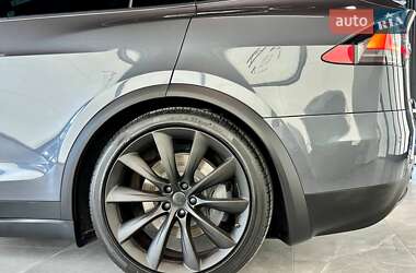 Позашляховик / Кросовер Tesla Model X 2018 в 