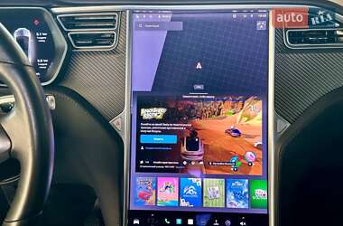 Позашляховик / Кросовер Tesla Model X 2018 в 