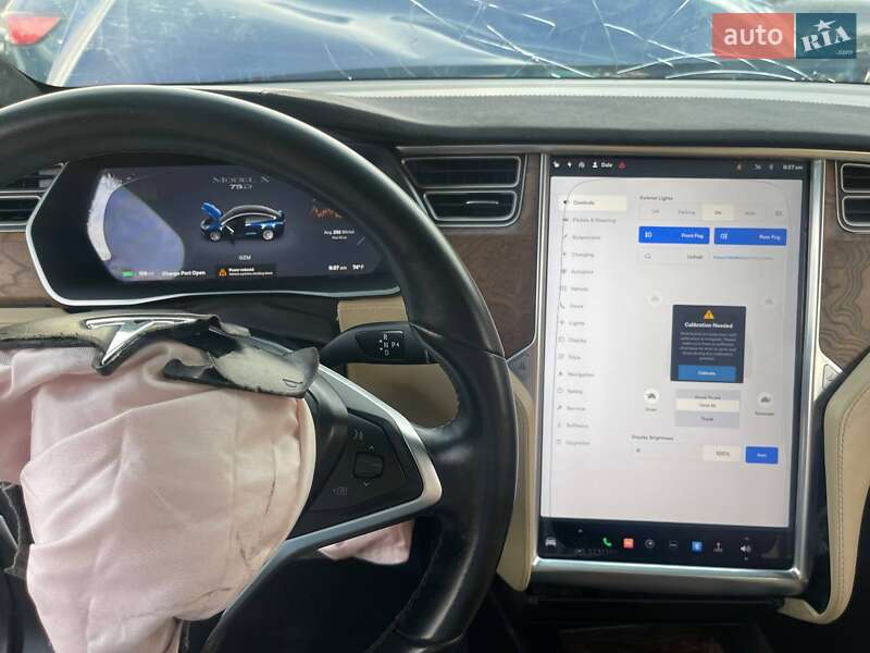 Позашляховик / Кросовер Tesla Model X 2016 в Луцьку