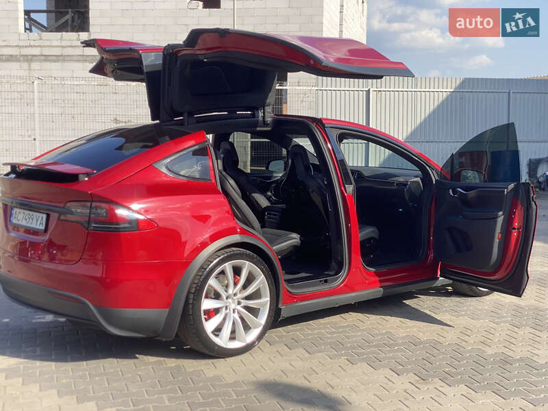 Внедорожник / Кроссовер Tesla Model X 2016 в Луцке