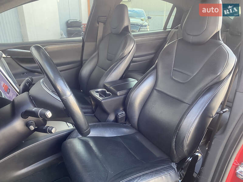 Внедорожник / Кроссовер Tesla Model X 2016 в Луцке