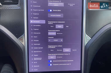 Позашляховик / Кросовер Tesla Model X 2016 в 
