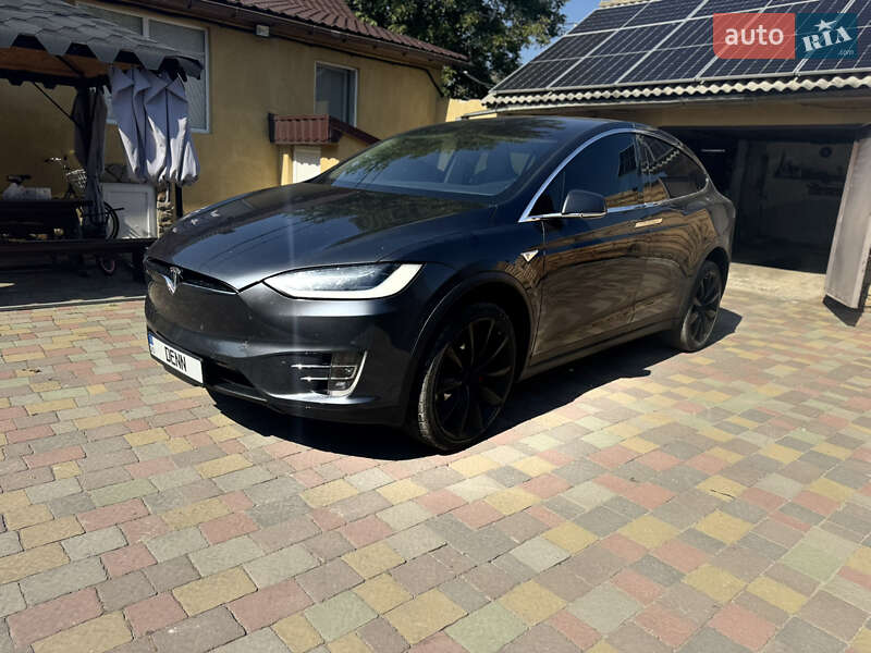 Позашляховик / Кросовер Tesla Model X 2016 в Кременці фото 2 Позашляховик / Кросовер Tesla Model X 2016 в Кременці