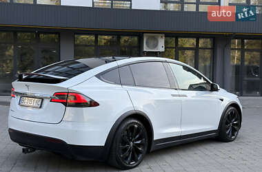 Позашляховик / Кросовер Tesla Model X 2018 в 