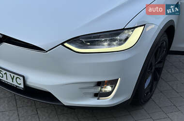 Позашляховик / Кросовер Tesla Model X 2018 в 