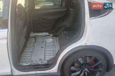 Внедорожник / Кроссовер Tesla Model X 2016 в 
