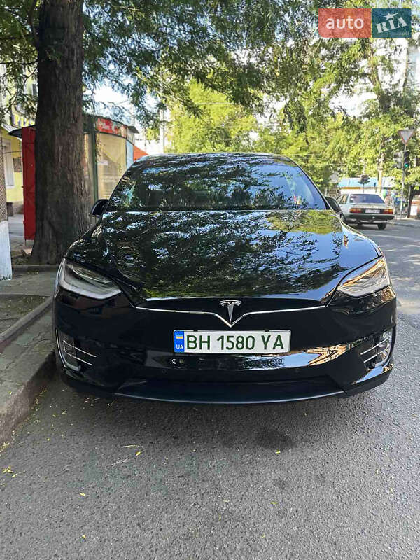 Позашляховик / Кросовер Tesla Model X 2020 в 