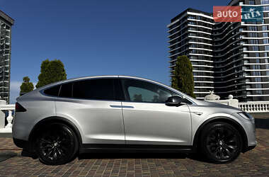 Позашляховик / Кросовер Tesla Model X 2016 в 