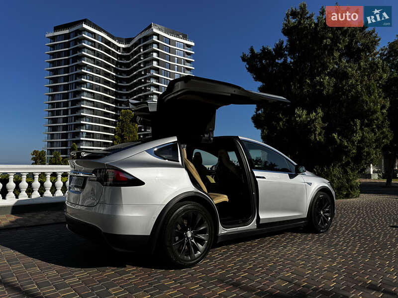 Позашляховик / Кросовер Tesla Model X 2016 в Одесі фото 15 Позашляховик / Кросовер Tesla Model X 2016 в Одесі