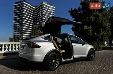 Позашляховик / Кросовер Tesla Model X 2016 в 