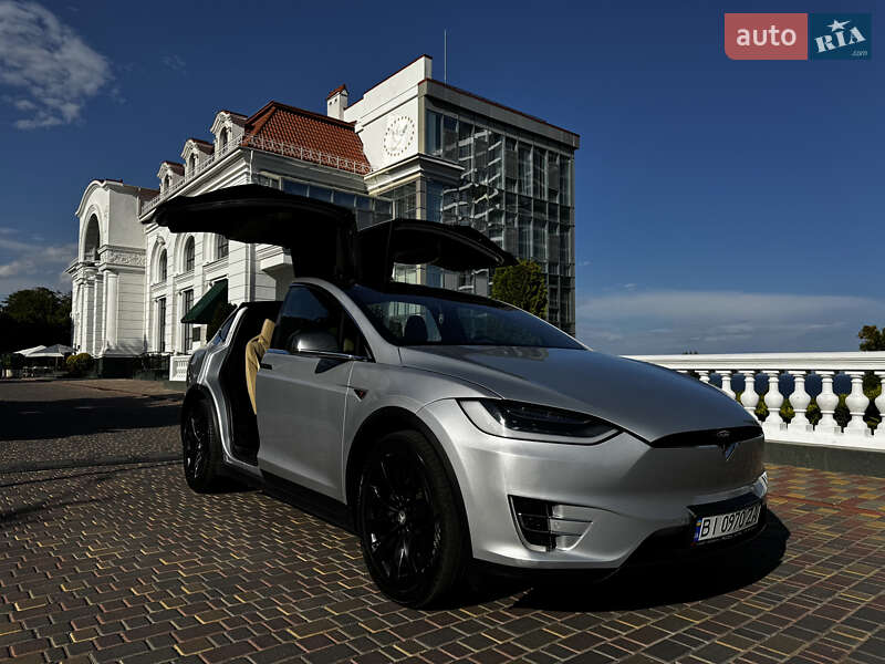 Позашляховик / Кросовер Tesla Model X 2016 в Одесі фото 19 Позашляховик / Кросовер Tesla Model X 2016 в Одесі