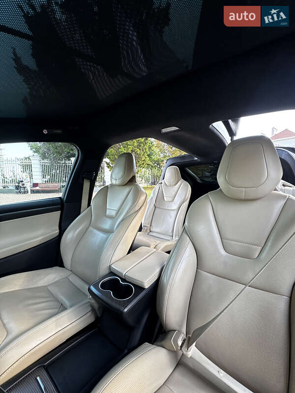 Позашляховик / Кросовер Tesla Model X 2016 в Одесі фото 25 Позашляховик / Кросовер Tesla Model X 2016 в Одесі