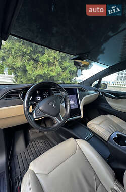 Позашляховик / Кросовер Tesla Model X 2016 в 