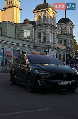 Позашляховик / Кросовер Tesla Model X 2018 в Кам'янському