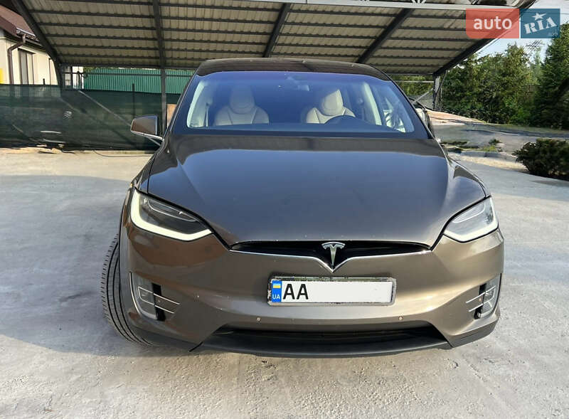Позашляховик / Кросовер Tesla Model X 2016 в Києві фото 5 Позашляховик / Кросовер Tesla Model X 2016 в Києві