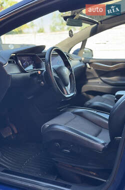 Позашляховик / Кросовер Tesla Model X 2016 в 