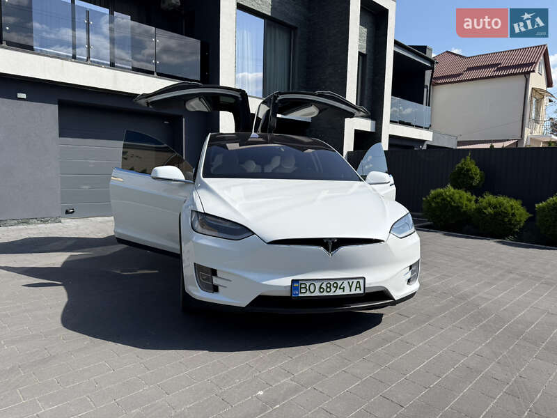 Tesla Model X 2018