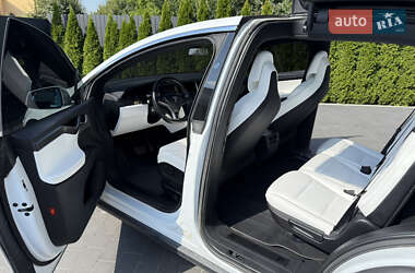 Позашляховик / Кросовер Tesla Model X 2018 в 