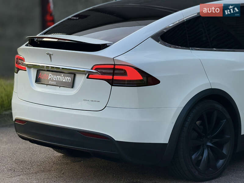 Позашляховик / Кросовер Tesla Model X 2019 в Харкові