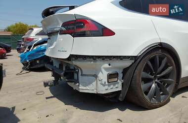 Позашляховик / Кросовер Tesla Model X 2019 в 