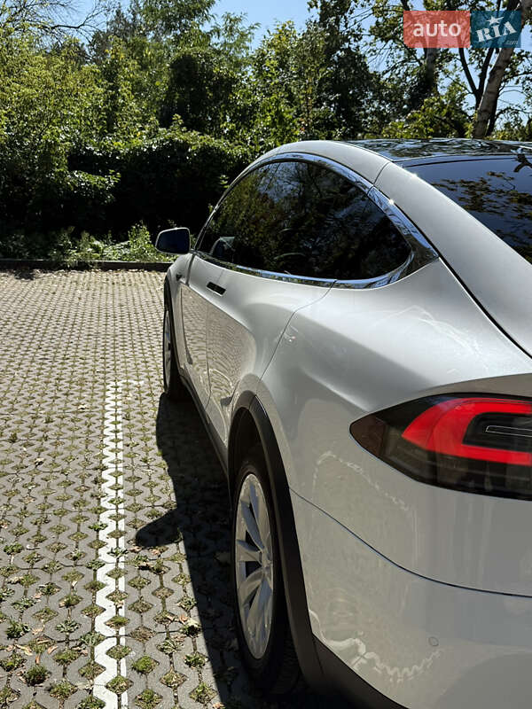 Позашляховик / Кросовер Tesla Model X 2017 в Харкові