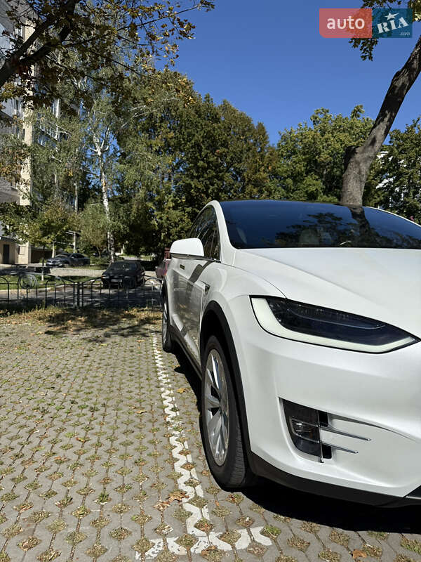 Позашляховик / Кросовер Tesla Model X 2017 в Харкові