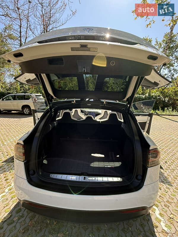 Позашляховик / Кросовер Tesla Model X 2017 в Харкові