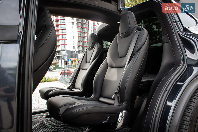 Позашляховик / Кросовер Tesla Model X 2024 в Львові