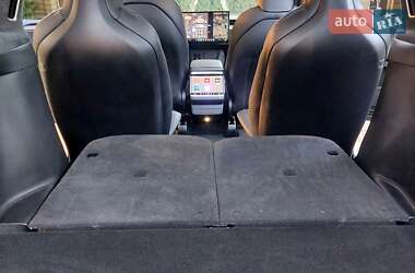 Позашляховик / Кросовер Tesla Model X 2024 в 