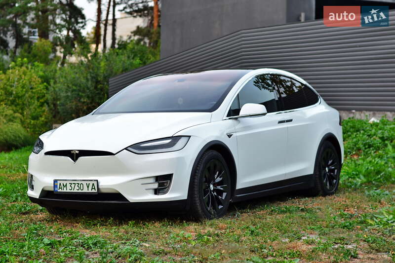 Позашляховик / Кросовер Tesla Model X 2016 в Житомирі
