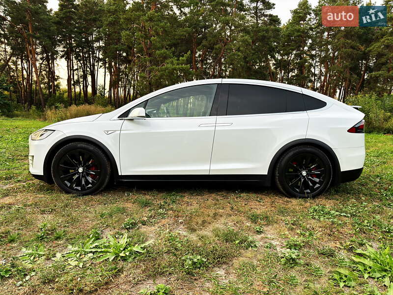 Позашляховик / Кросовер Tesla Model X 2016 в Житомирі