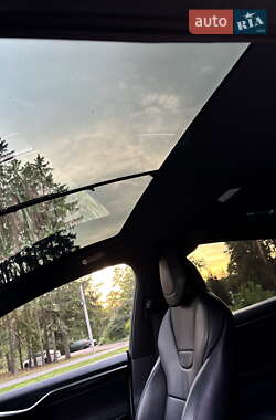 Позашляховик / Кросовер Tesla Model X 2016 в 