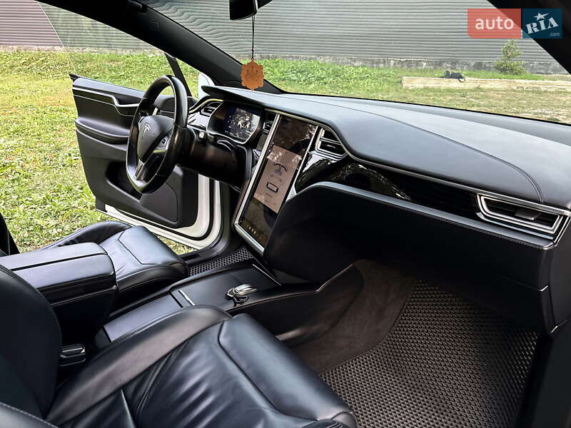 Позашляховик / Кросовер Tesla Model X 2016 в Житомирі