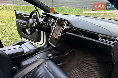 Позашляховик / Кросовер Tesla Model X 2016 в 