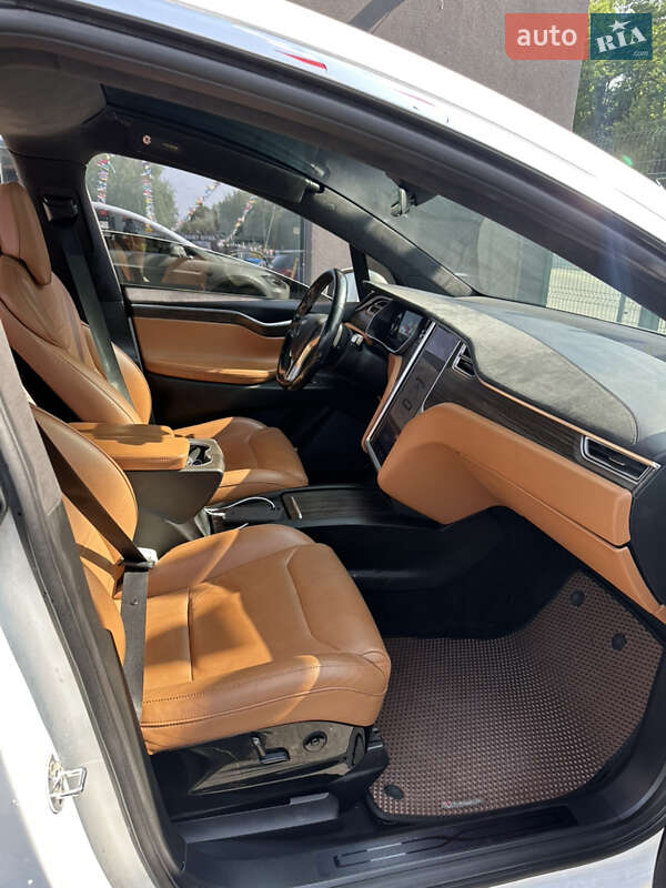 Внедорожник / Кроссовер Tesla Model X 2016 в Черновцах