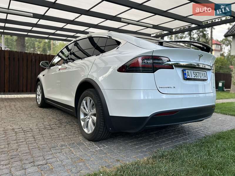 Позашляховик / Кросовер Tesla Model X 2017 в Києві