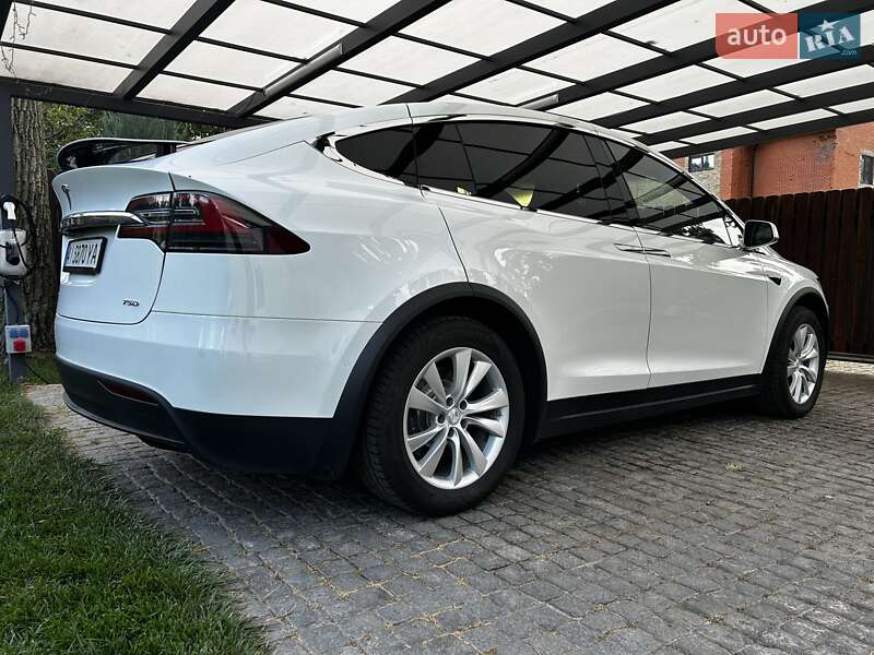 Позашляховик / Кросовер Tesla Model X 2017 в Києві