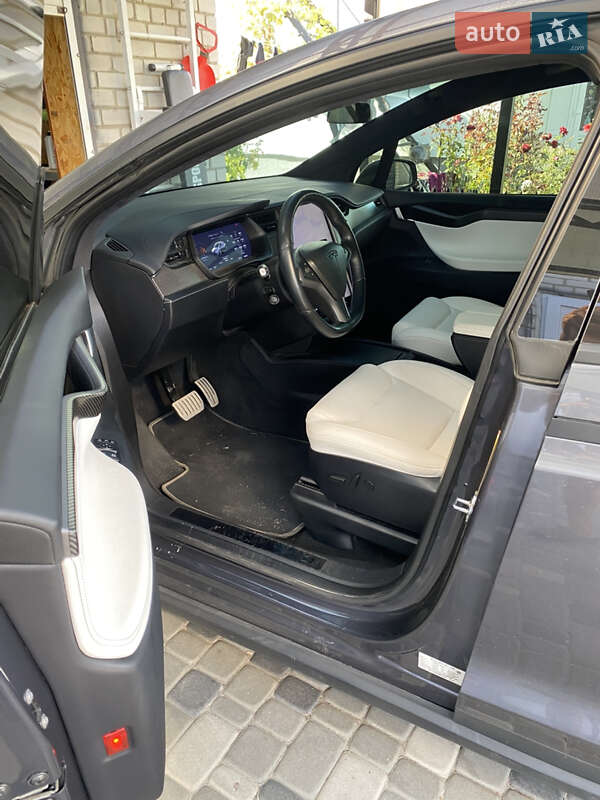 Позашляховик / Кросовер Tesla Model X 2020 в Полтаві фото 6 Позашляховик / Кросовер Tesla Model X 2020 в Полтаві
