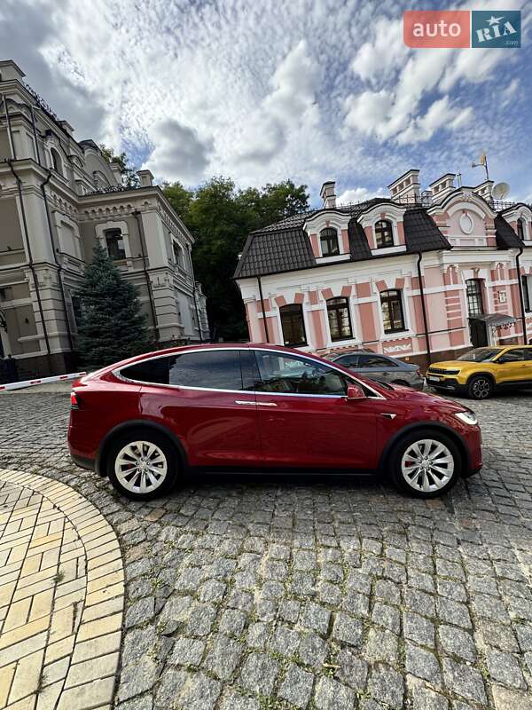 Позашляховик / Кросовер Tesla Model X 2016 в Києві