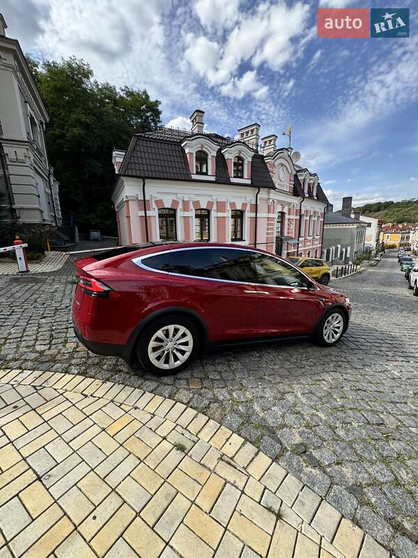 Позашляховик / Кросовер Tesla Model X 2016 в Києві