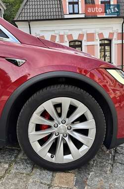 Внедорожник / Кроссовер Tesla Model X 2016 в 