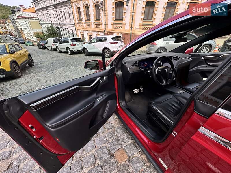 Позашляховик / Кросовер Tesla Model X 2016 в Києві